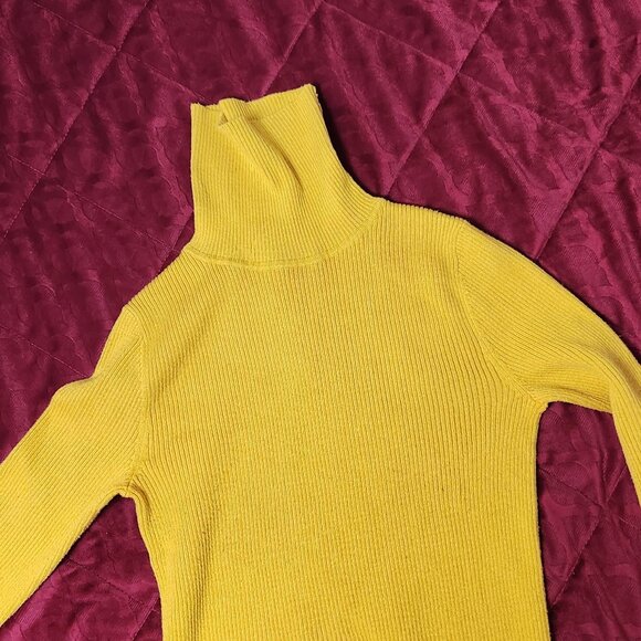 Cozy Yellow Turtleneck Sweater - Picture 8 of 12